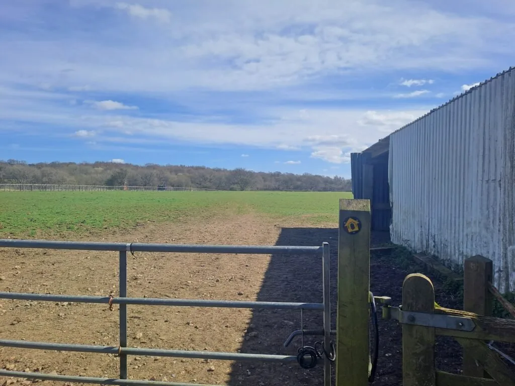 Field path on the North Downs Way between Otford and Cuxton