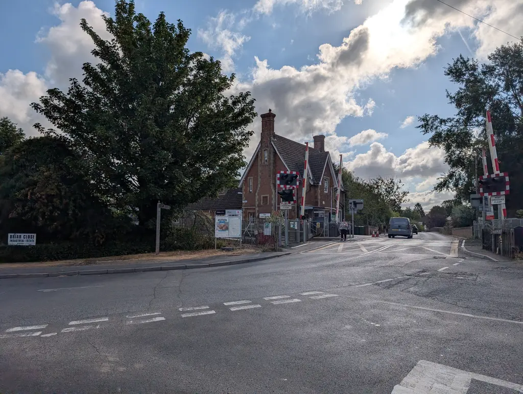 Bridge Street level crossing near Wye