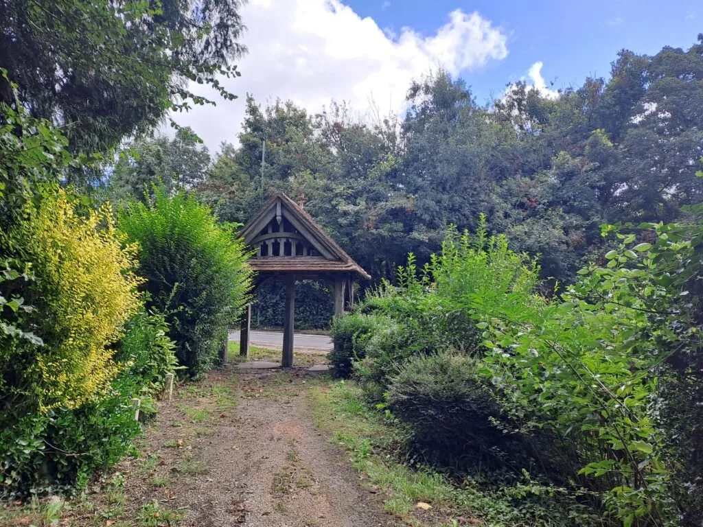 Wooden arch on the approach to London Road on the North Downs Way
